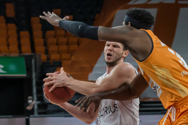 中证明了他 中证明了他